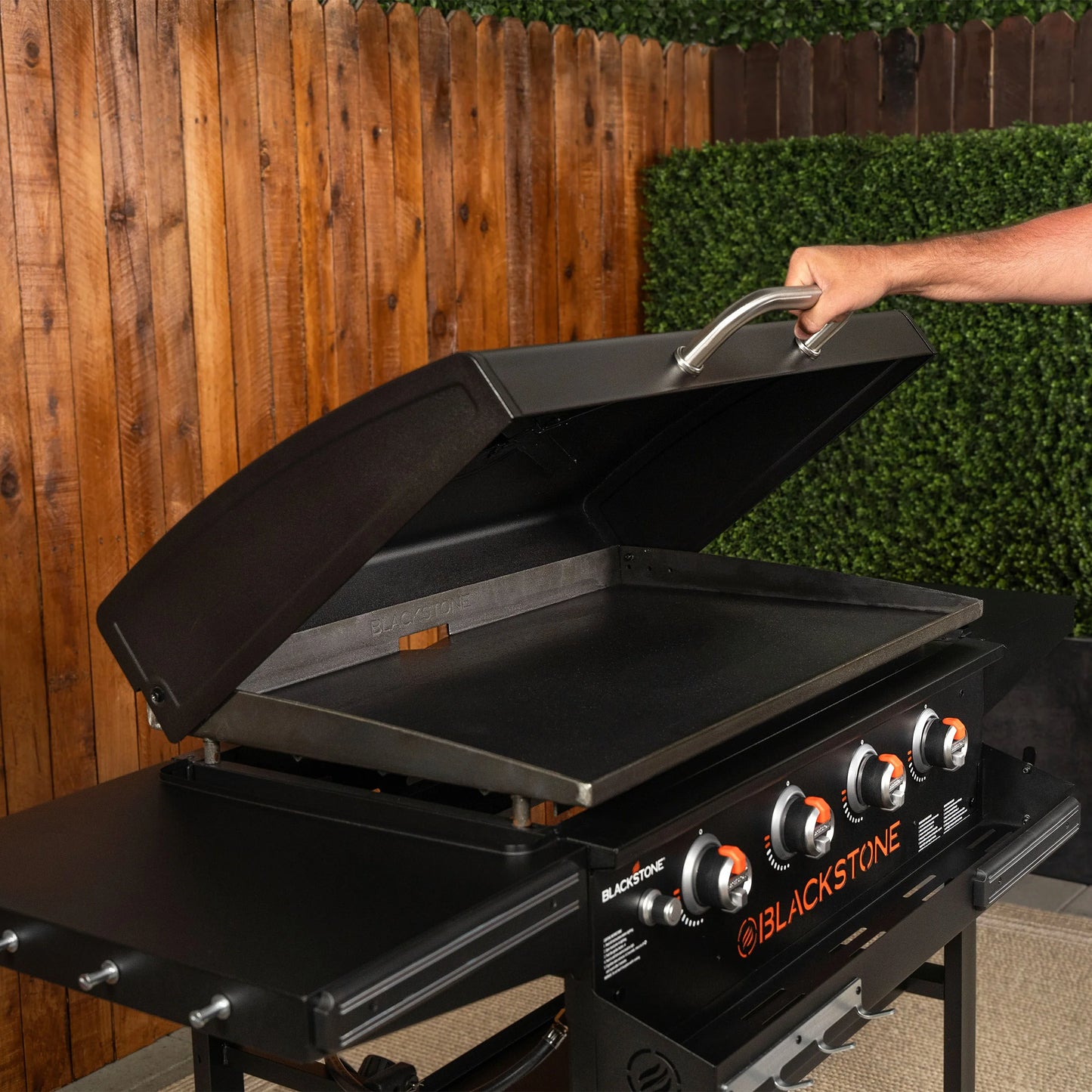 Blackstone 36 in. Griddle with Hinged Hood, Front Shelf and Soft Cover